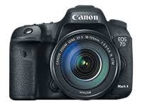 Canon 具有EF-S 18-135mm IS USM镜头Wi-Fi适配器套件的EOS 7D Mark II数码单反相机