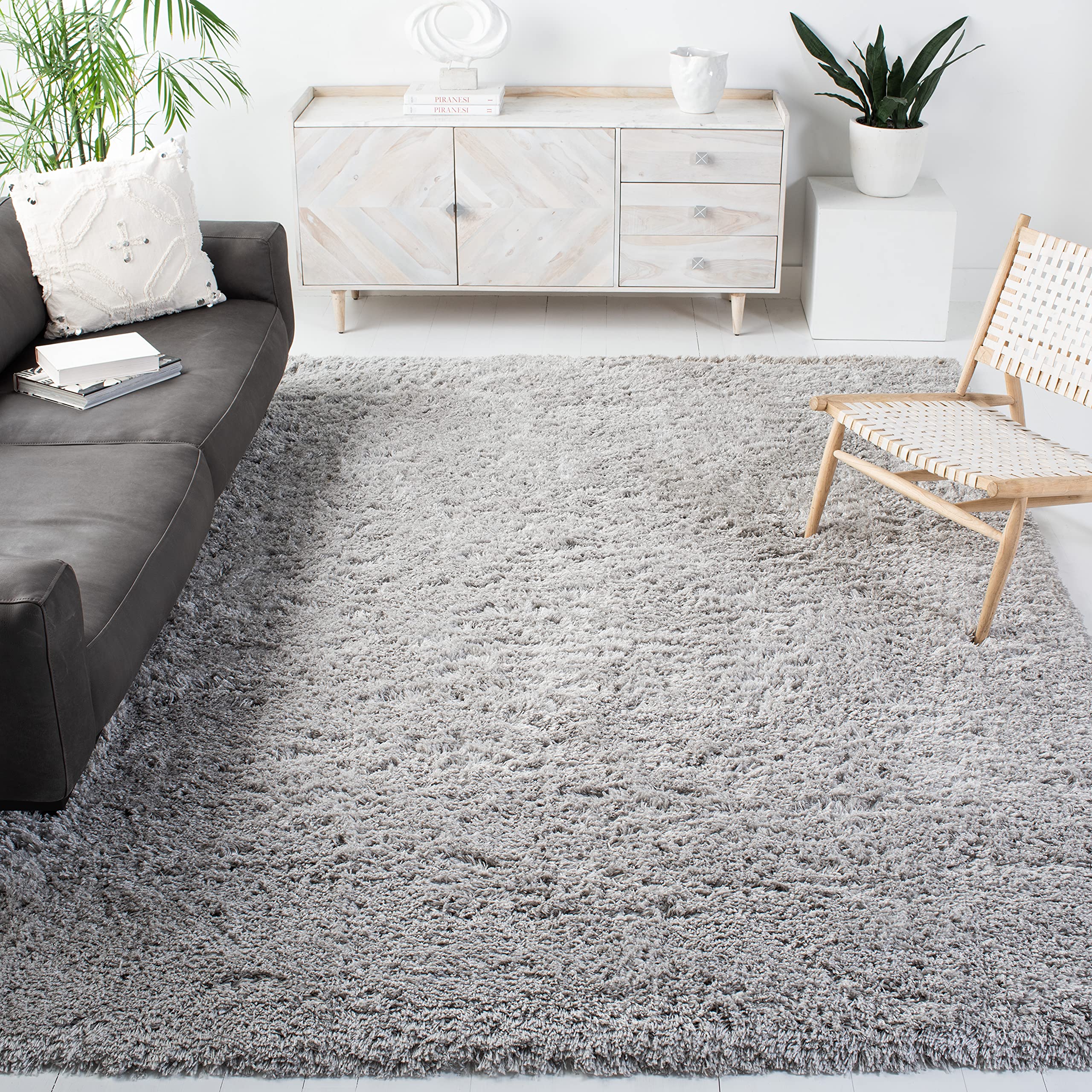 Safavieh Polar Shag 系列小地毯 - 6 英尺 7 英尺 x 9 英尺 2 英寸，银色，纯色...