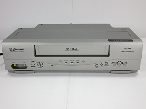 Emerson 带有屏幕编程显示的EWV404 4头盒式磁带录像机