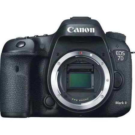 Canon EOS 7D Mark II数码单反相机，带18-135mm IS STM镜头国际版（无保修）