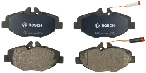 Bosch BP987 QuietCast 高级半金属盘式刹车片套件 - 与部分梅赛德斯-奔驰 E320、E350 兼容；正面